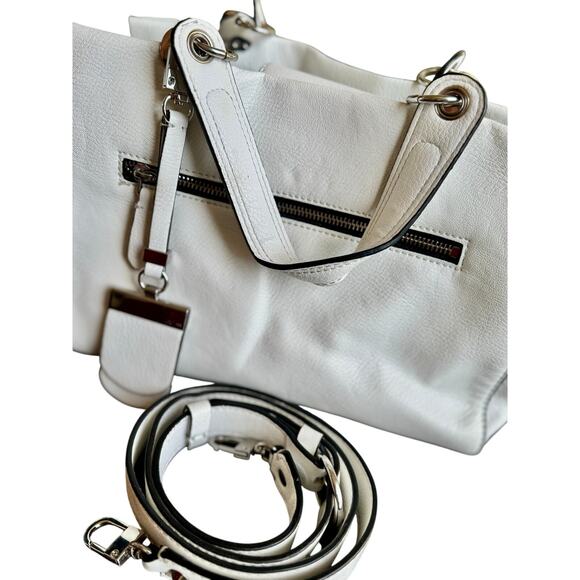 Guess White Leather & Cheetah Print Purse – Arm or Shoulder Bag - Picture 4 of 10